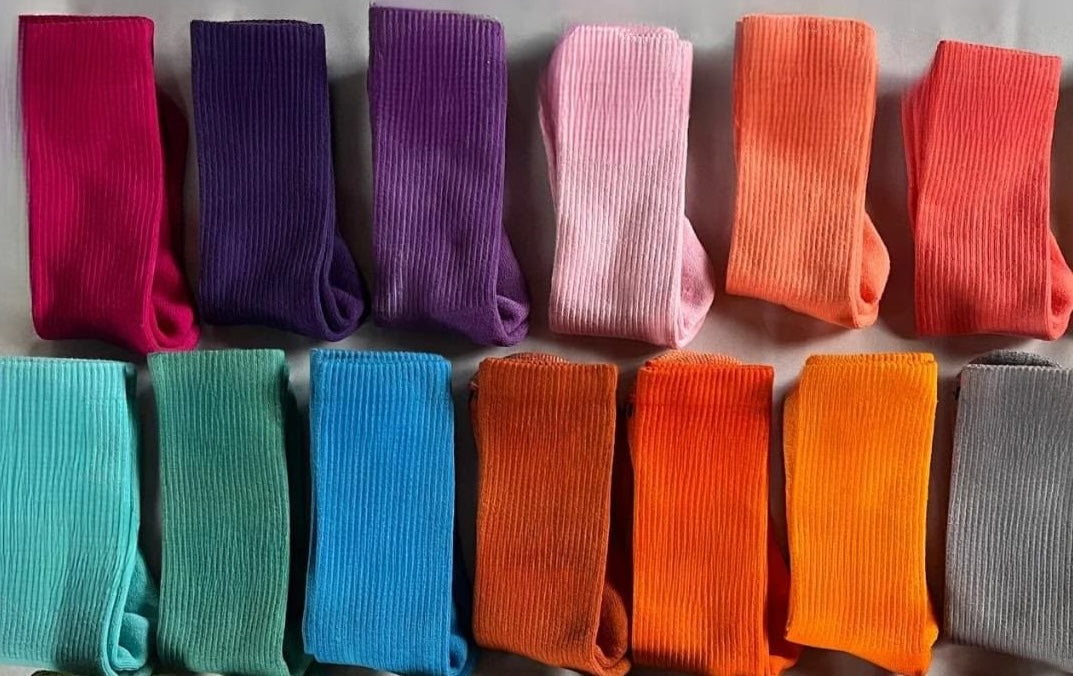 Calcetines de colores: el básico más subestimado del clóset (y cómo elegirlo bien)