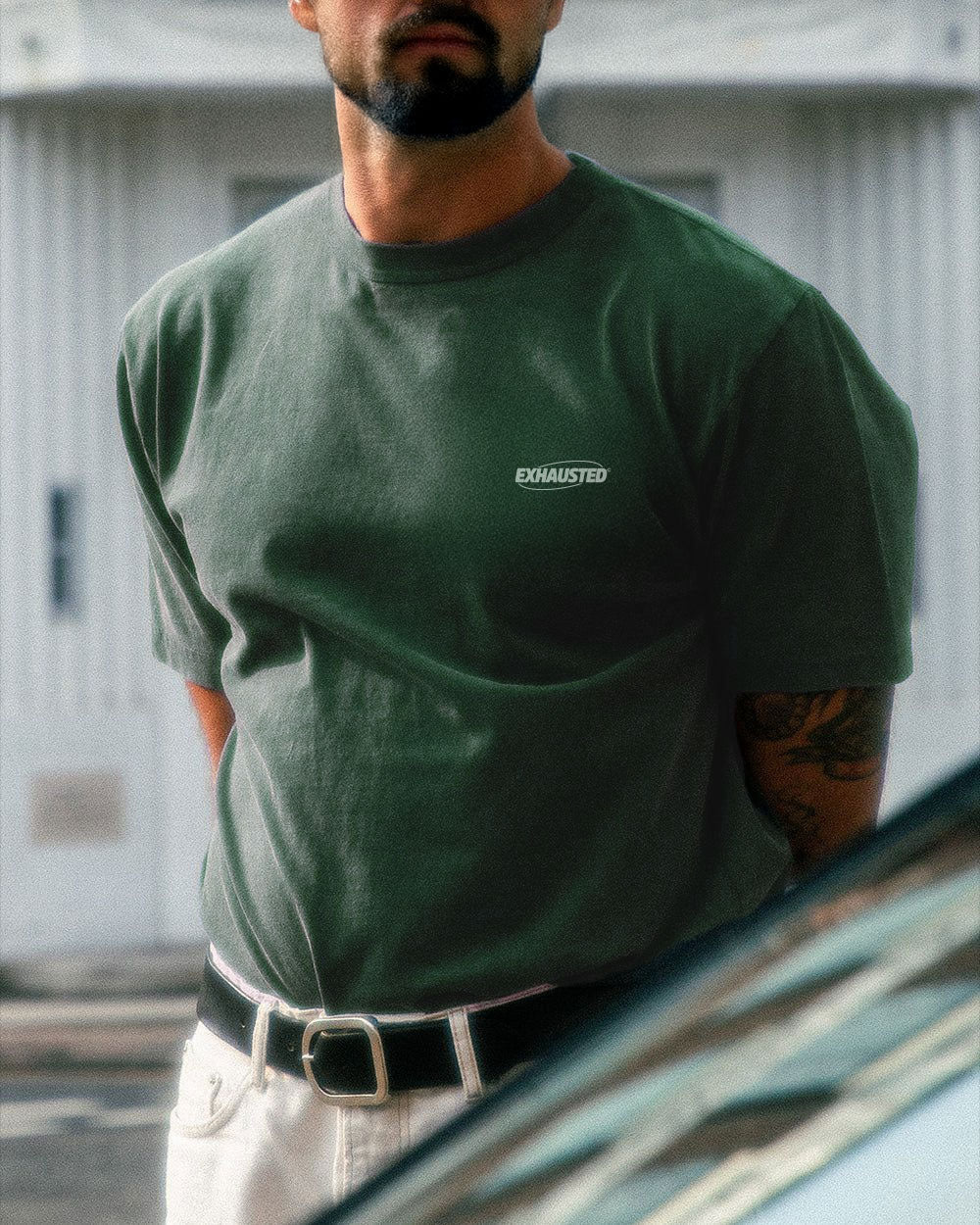 Por qué invertir en una buena polera básica (y dejar de comprar desechables)